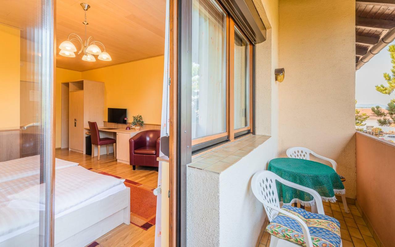 Hotel Garni Steinfeld Wiener Neustadt Ngoại thất bức ảnh